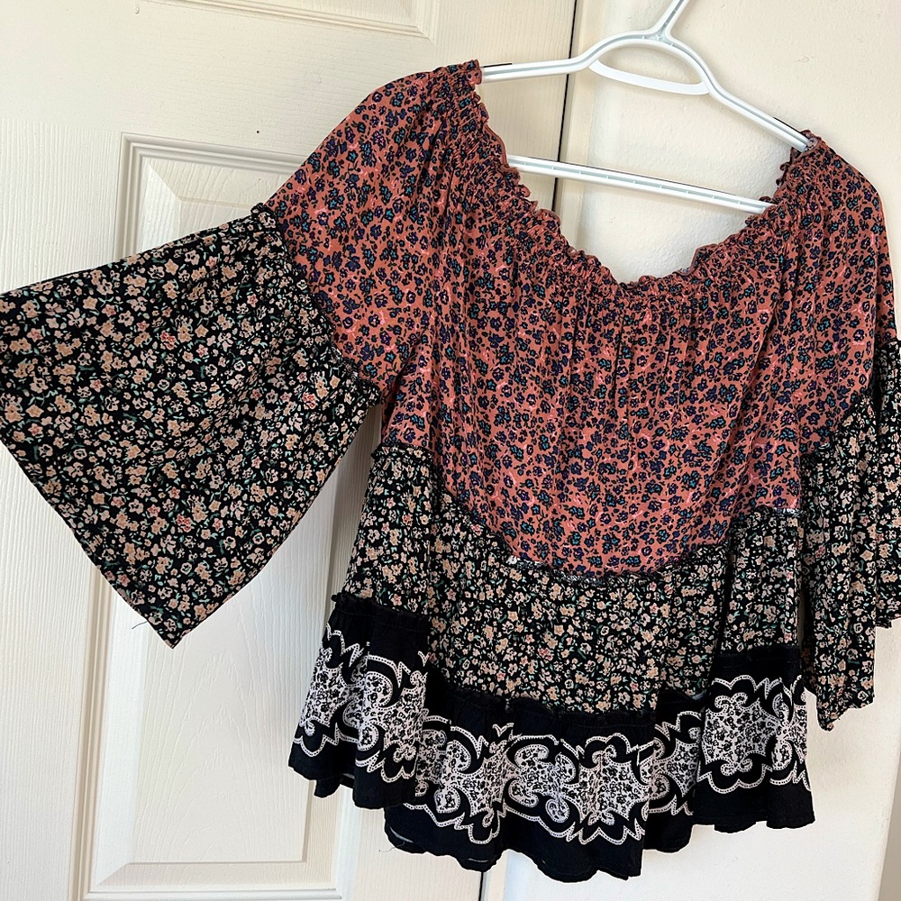 Off shoulder butterfly sleeve top